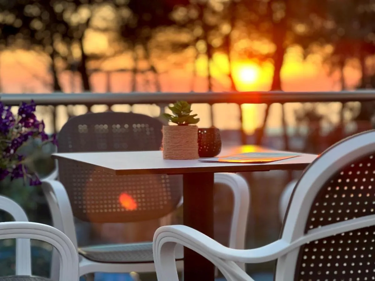 Marbella Beach Hotel Golem