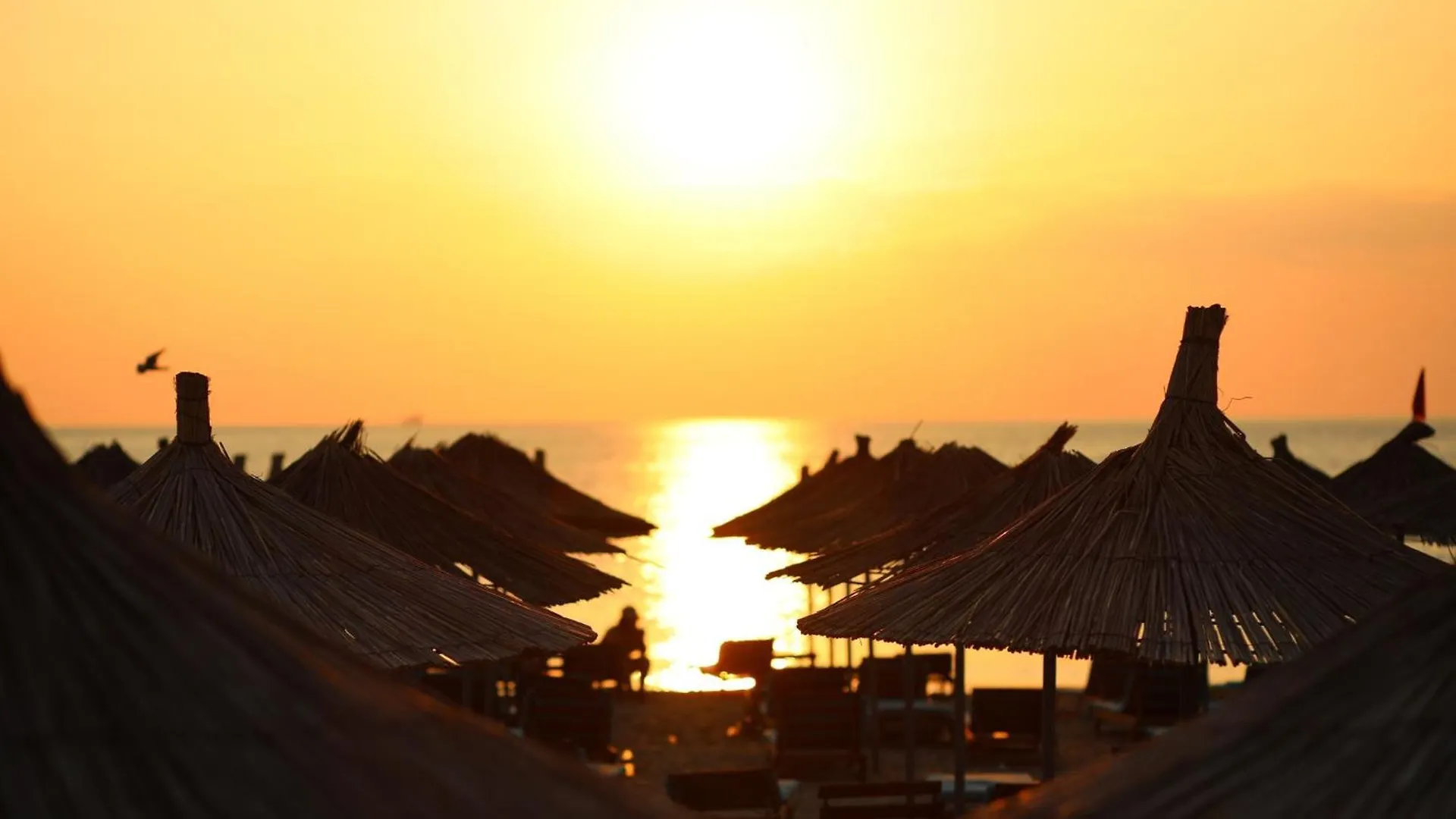 Marbella Beach Hotel Golem